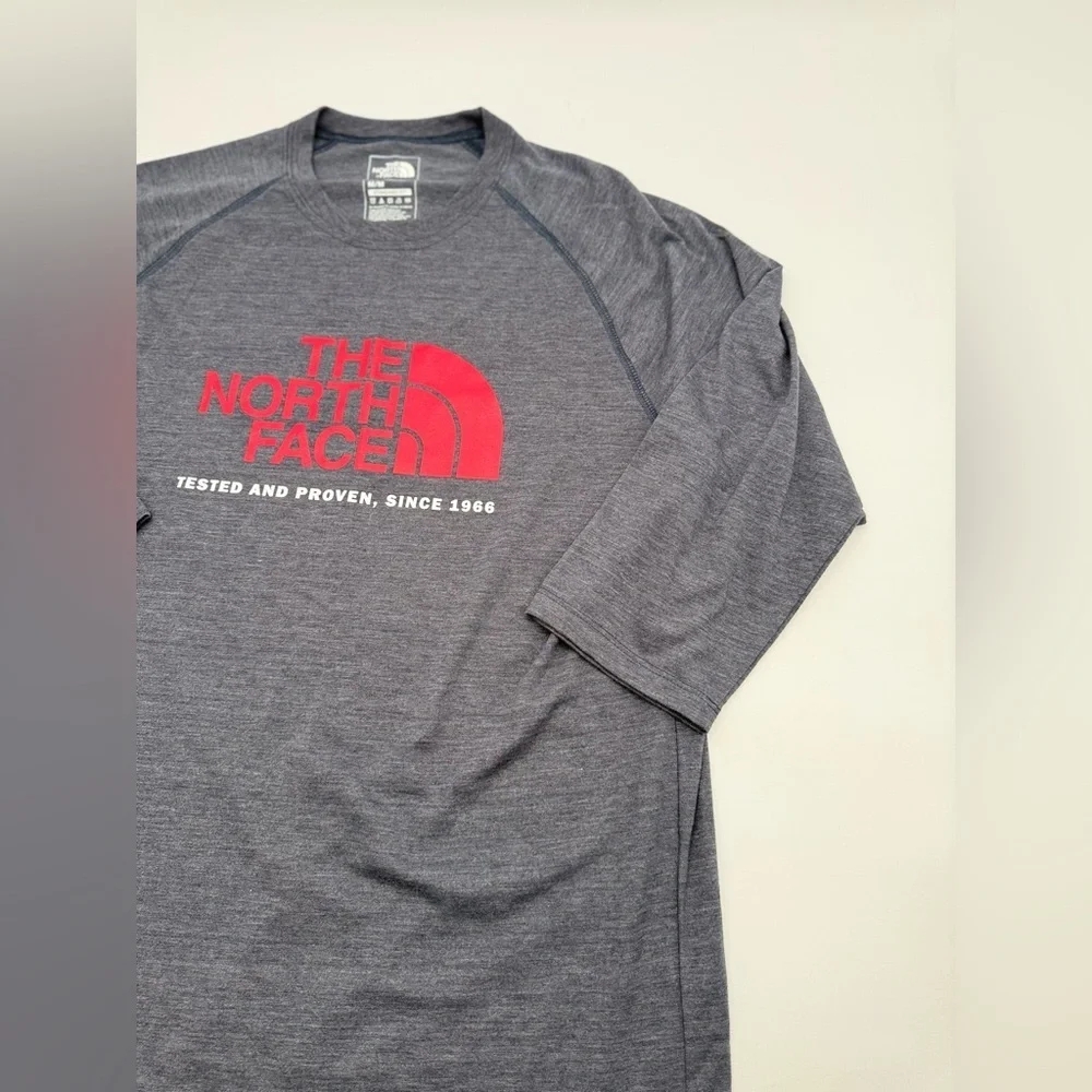 Men’s North Face Heather Blue T-Shirt 3/4 Sleeve Red Logo Standard Fit Sz M